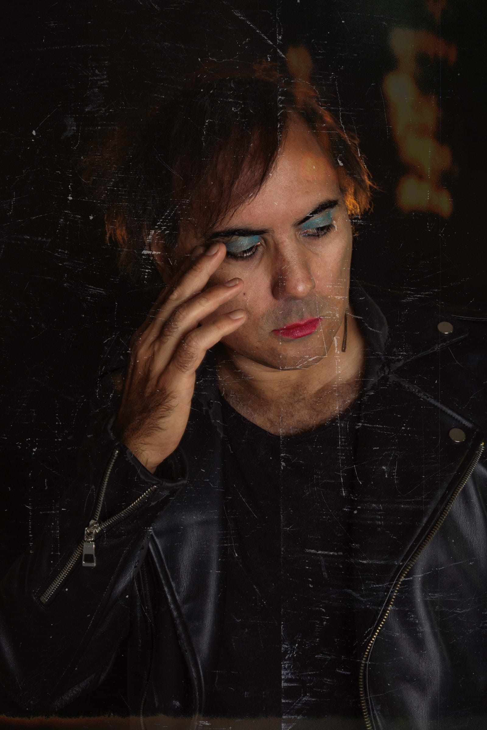 Fernando's Eyes return with "Room On Fire"